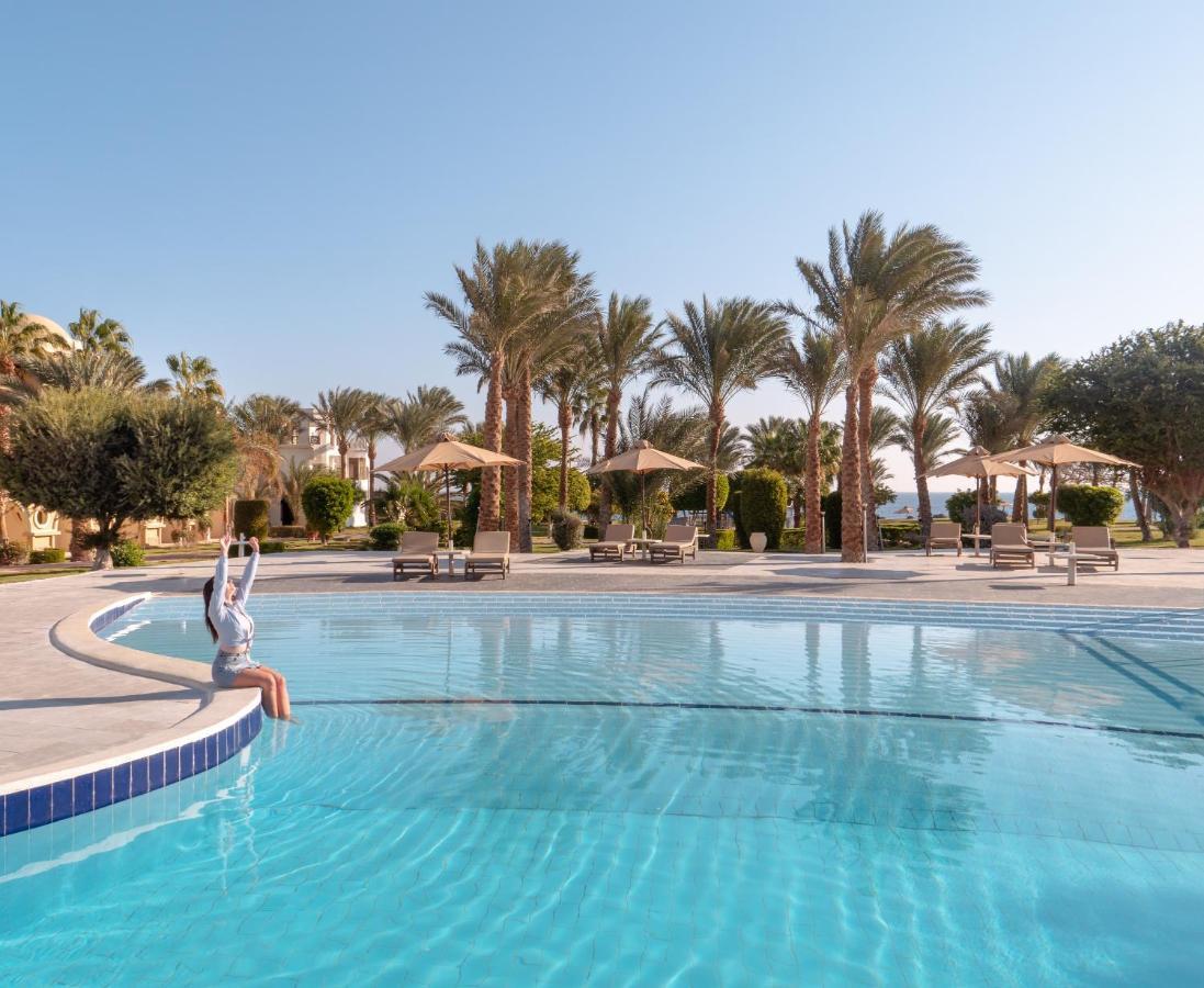 Serenity Alpha Beach - Ex Serenity Makadi Beach Exterior photo The swimming pool at the Hilton Sharm El Sheikh