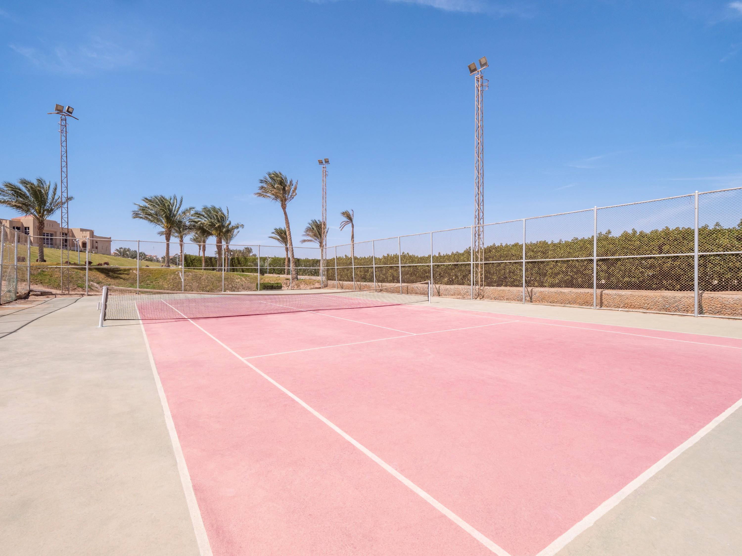 Serenity Alpha Beach - Ex Serenity Makadi Beach Exterior photo Tennis court at the resort