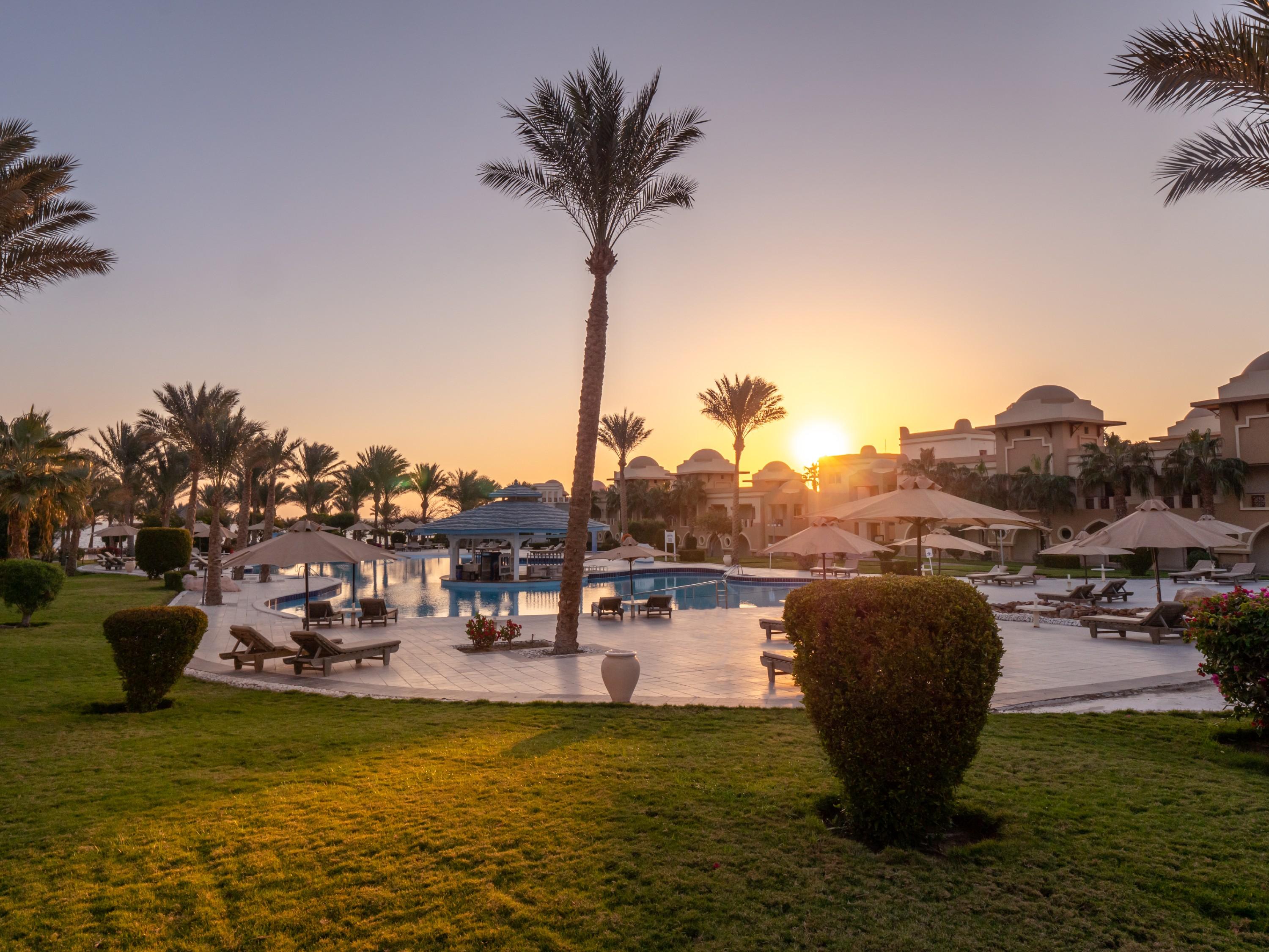 Serenity Alpha Beach - Ex Serenity Makadi Beach Exterior photo Sunset at the Hilton Sharm El Sheikh
